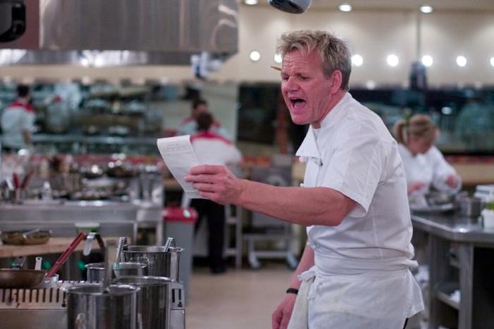 || Gordon Ramsay calling out an order to the brigade de cuisine